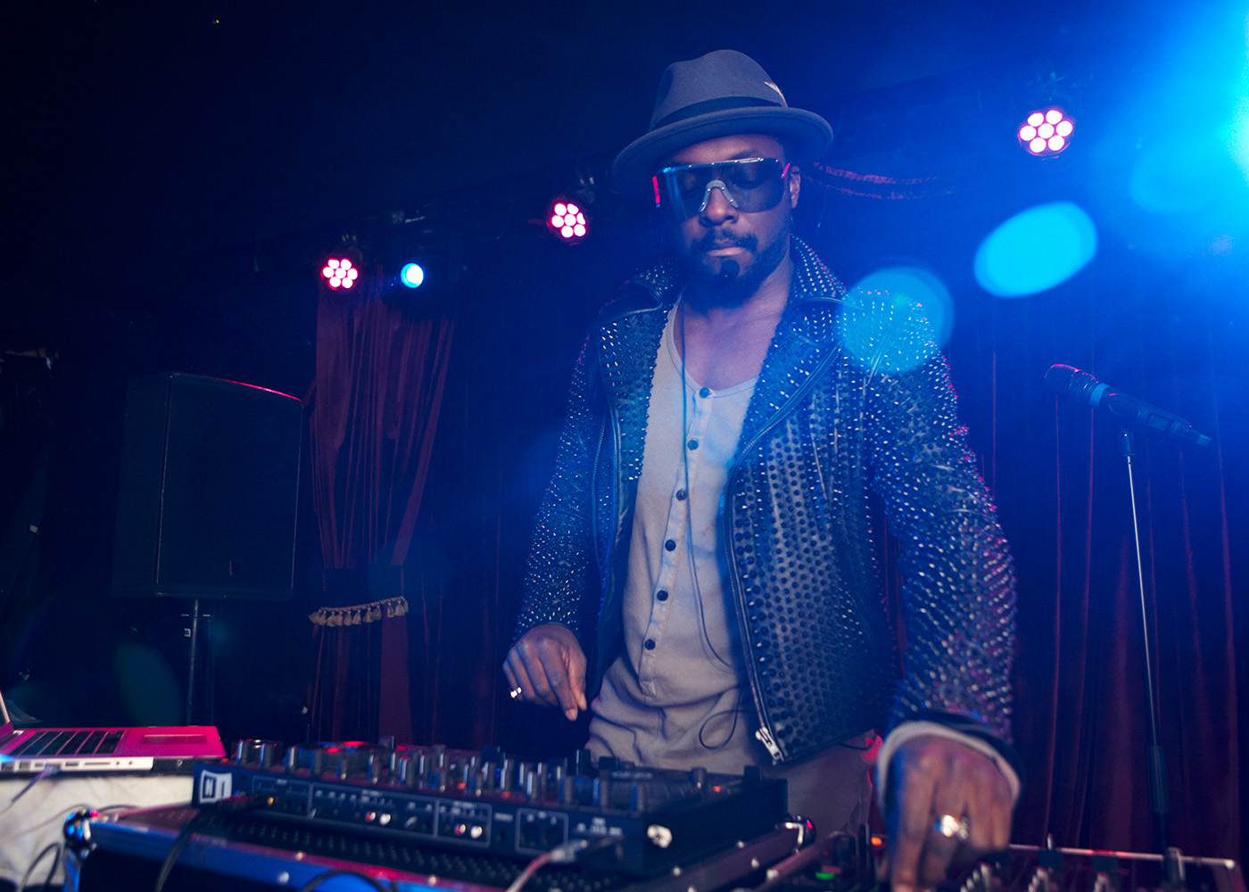 will.i.am dj