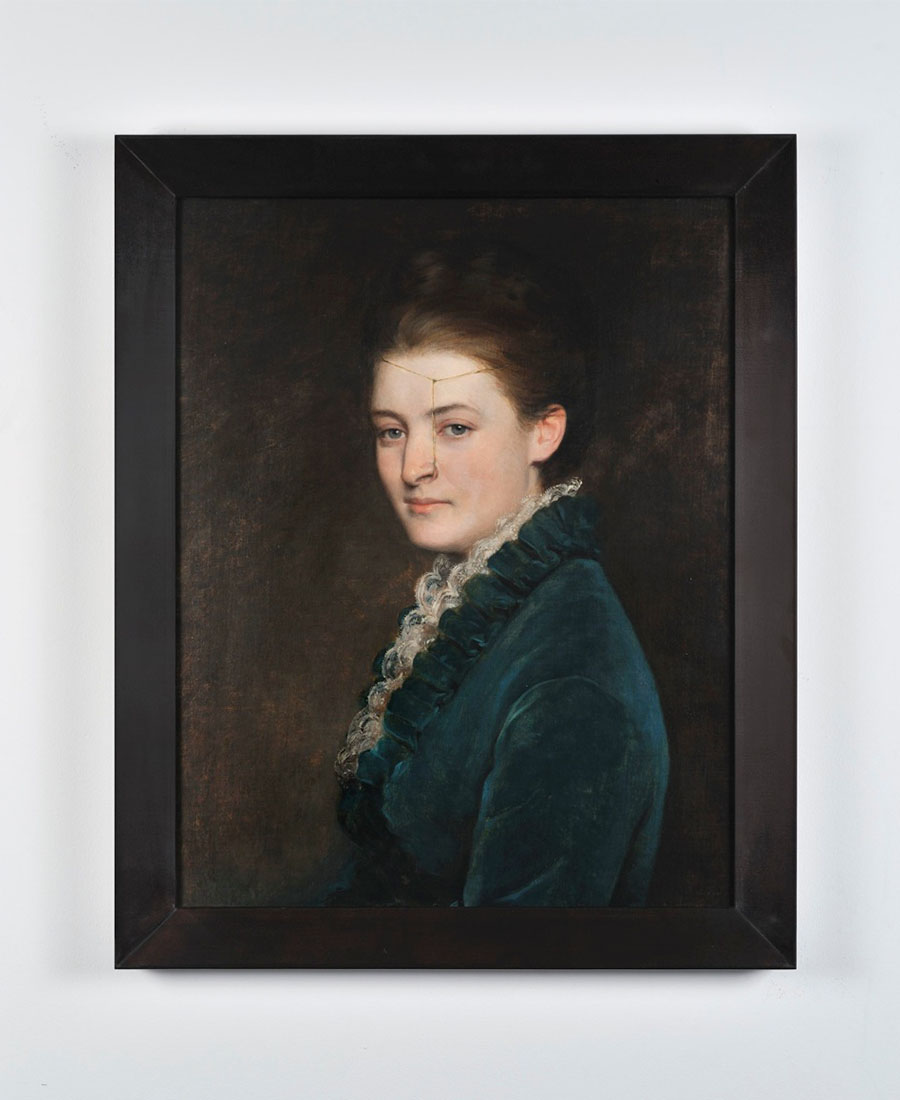 Markus Schinwald front desk