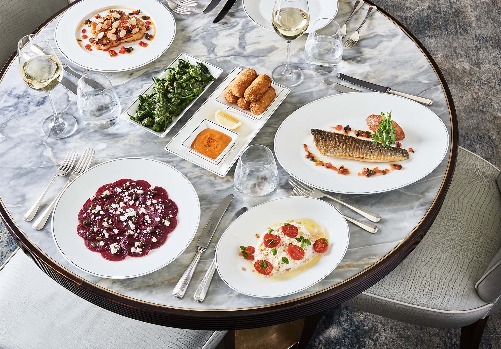 Table spread Members Lounge