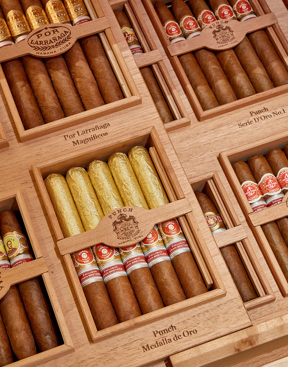 Hunters and Frankau close up gold wrapper