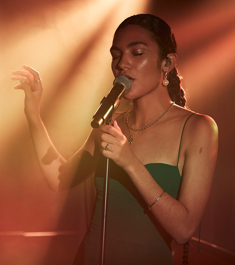 Olivia Dean Performs Live The Arts Club